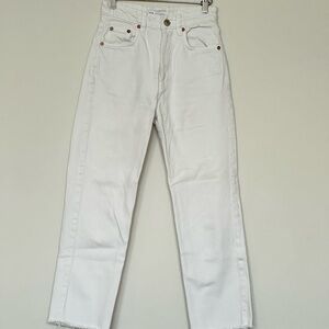 Zara Women’s Straight Leg White Jeans Size 2 With‎ Button Closure